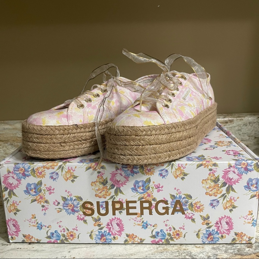 Superga Perky Peach 🍑- Size 8.5